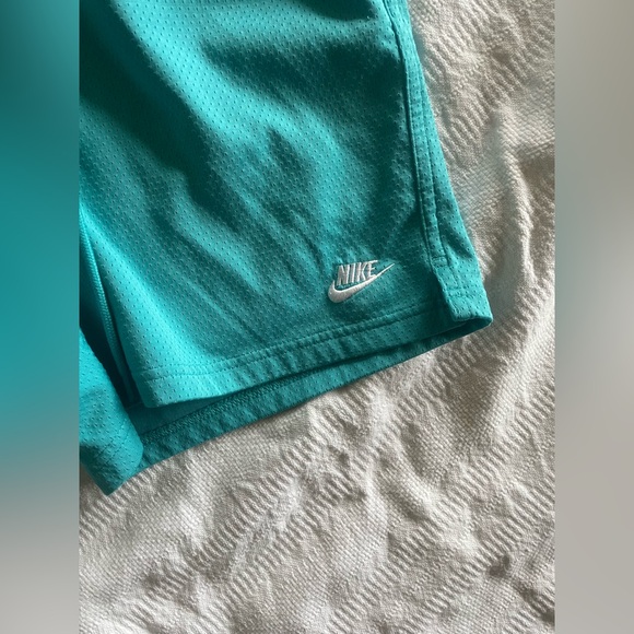 Nike Men's Teal Shorts size small - Picture 2 of 7
